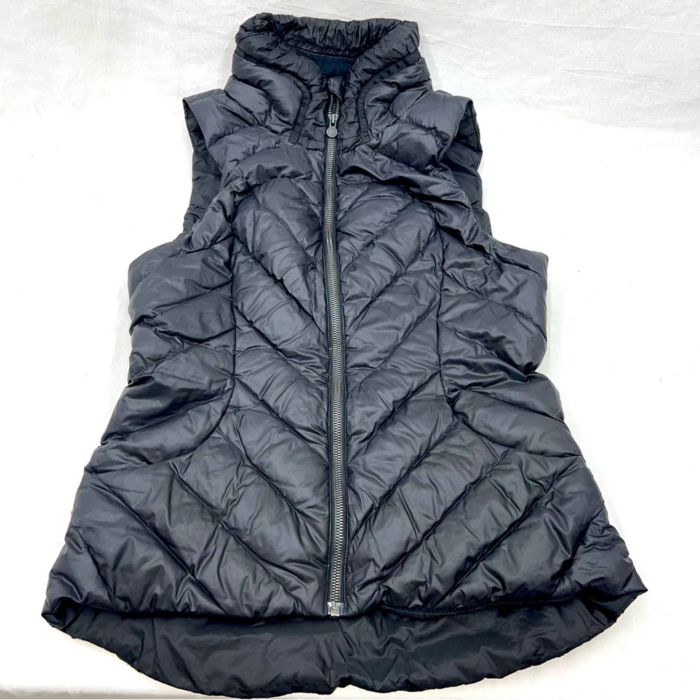 Lululemon Down puffer Vest for running hiking or everyday black size 8